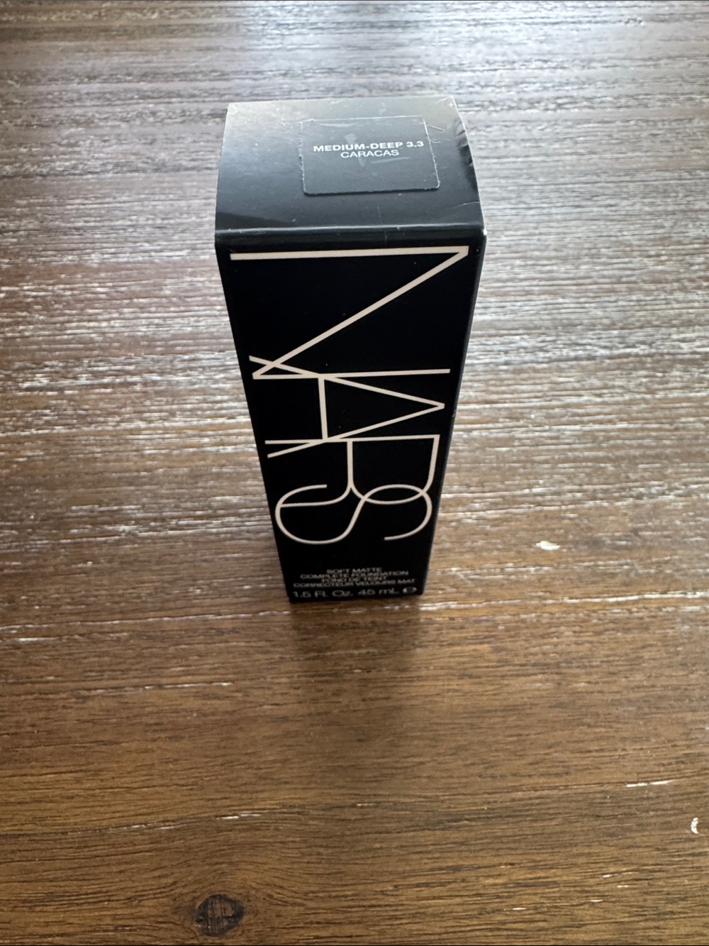NARS Soft Matte Complete Foundation Medium-Deep 3.3 (Caracas)